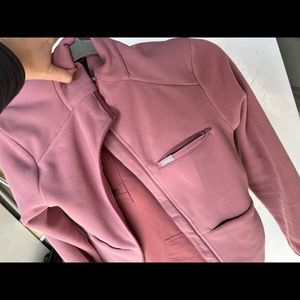 Mineral mauve On-shift fleece figs jacket